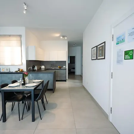Bright And Modern 2br Penthouse St Julians 公寓